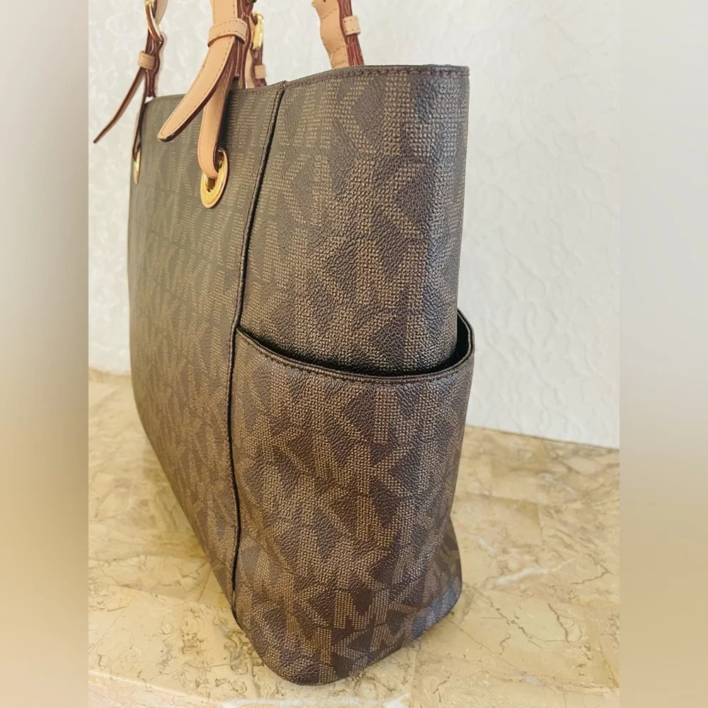 MICHAEL KORS brown logo large Voyager crossgrain leather tote shoulder bag - Picture 4 of 10